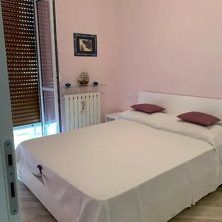 Trilocale Vista Mare 100 Mt Dalla Spiaggia Apartmán *